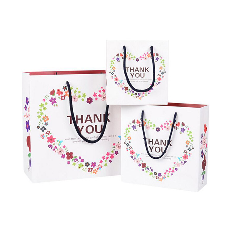 Dlaczego warto wybrać torbę papierową z papierowym uchwytem?