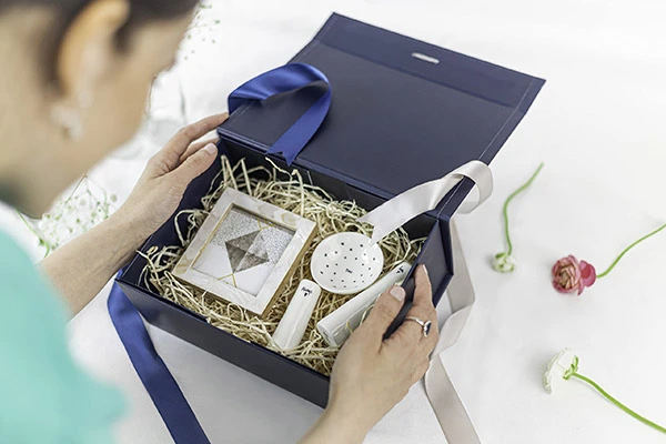 Luxury Rigid Magnetic Closure Gift Box With Dual Ribbons Luxury Rigid Magnetic Closure Gift Box With Dual Ribbons